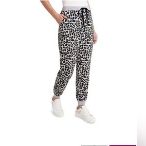 Vince Camuto Leopard Print Soft & Cozy Pants with Pockets. Size Xl. NEW W/ TAGS
